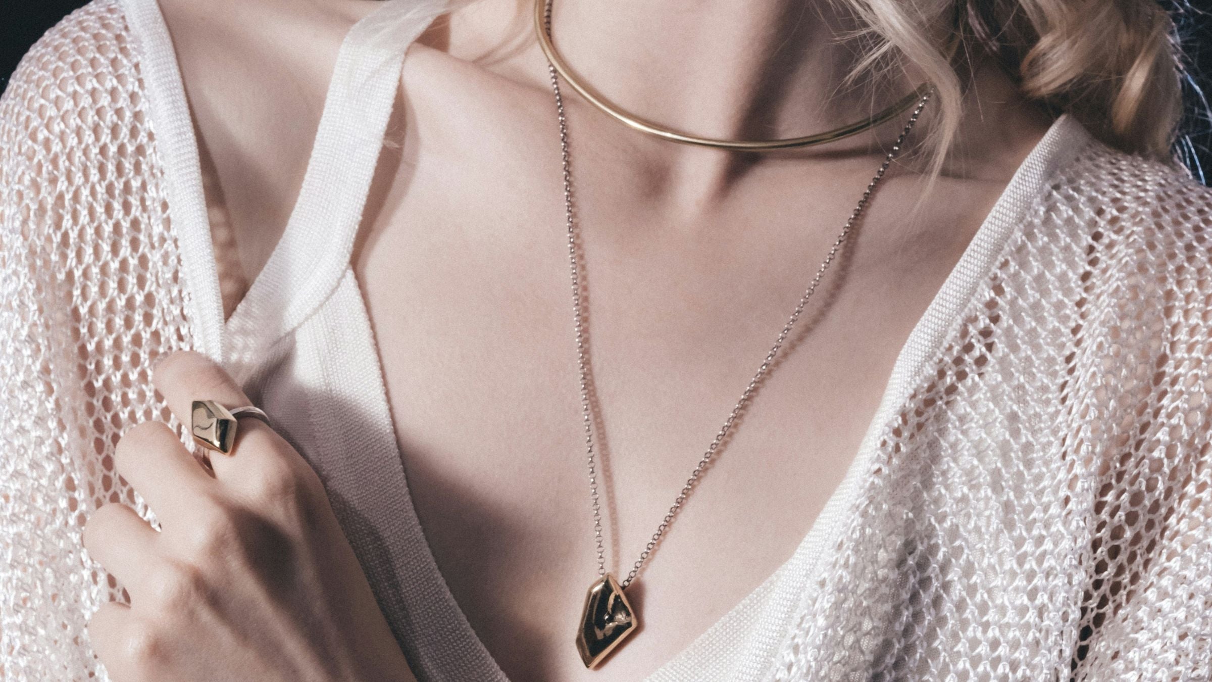 Quelle couleur de Bijoux pour les Blondes ?