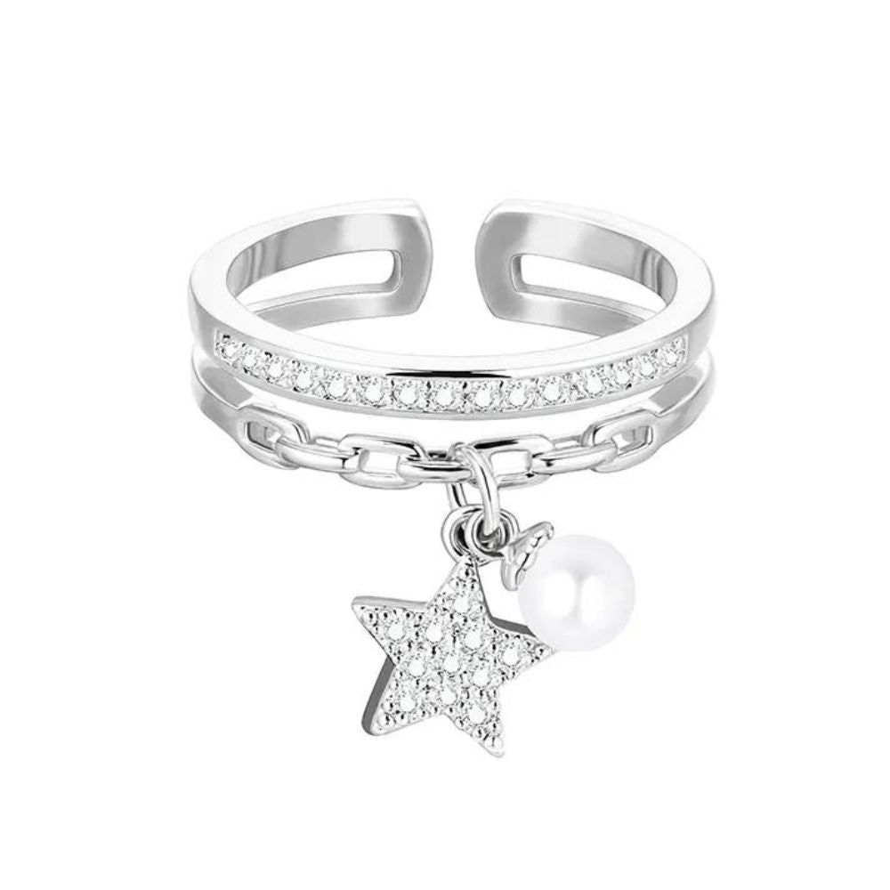 bague de couleur argent avec une étoile scintillante qui pend