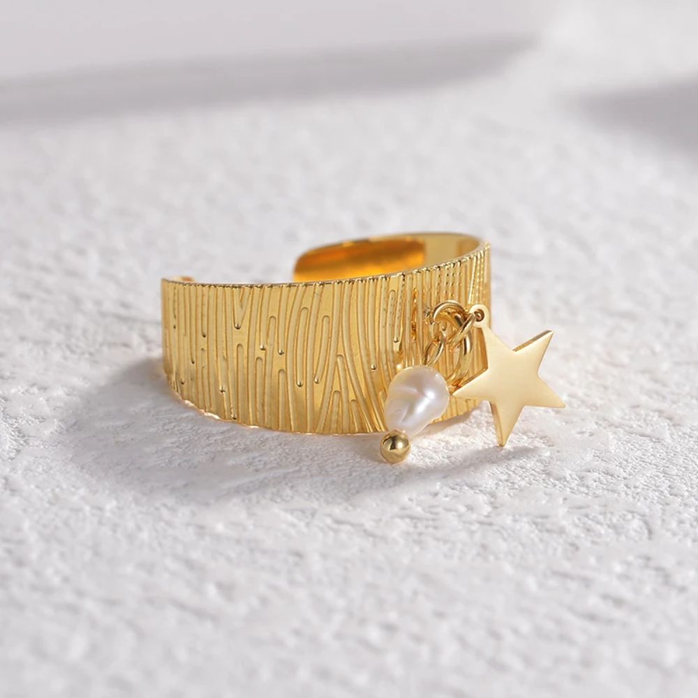 bague avec pendentif étoile