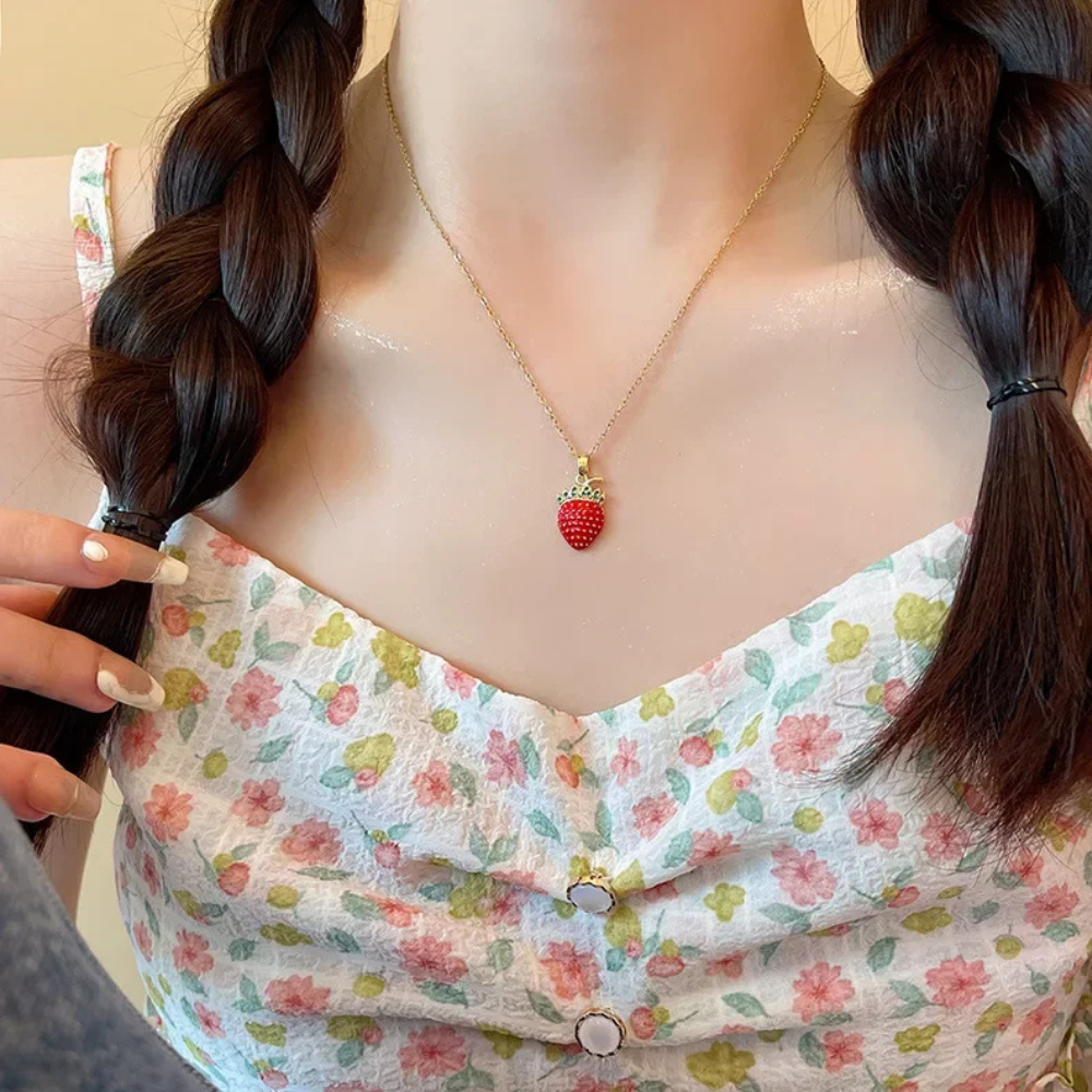 Collier Fraise Strass or