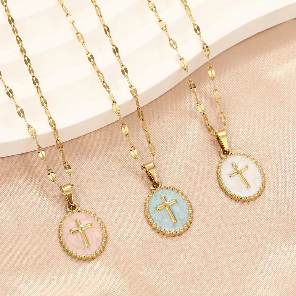 Collier Médaillon Croix couleur