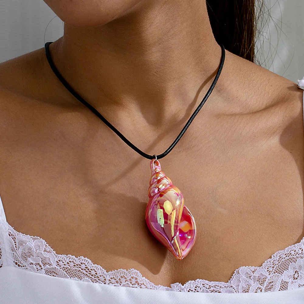 Collier Escargot Design