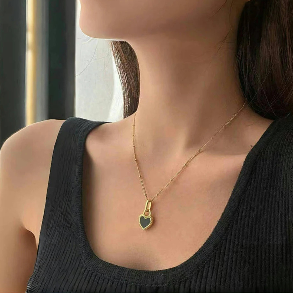 Collier Doré Coeur Noir femme