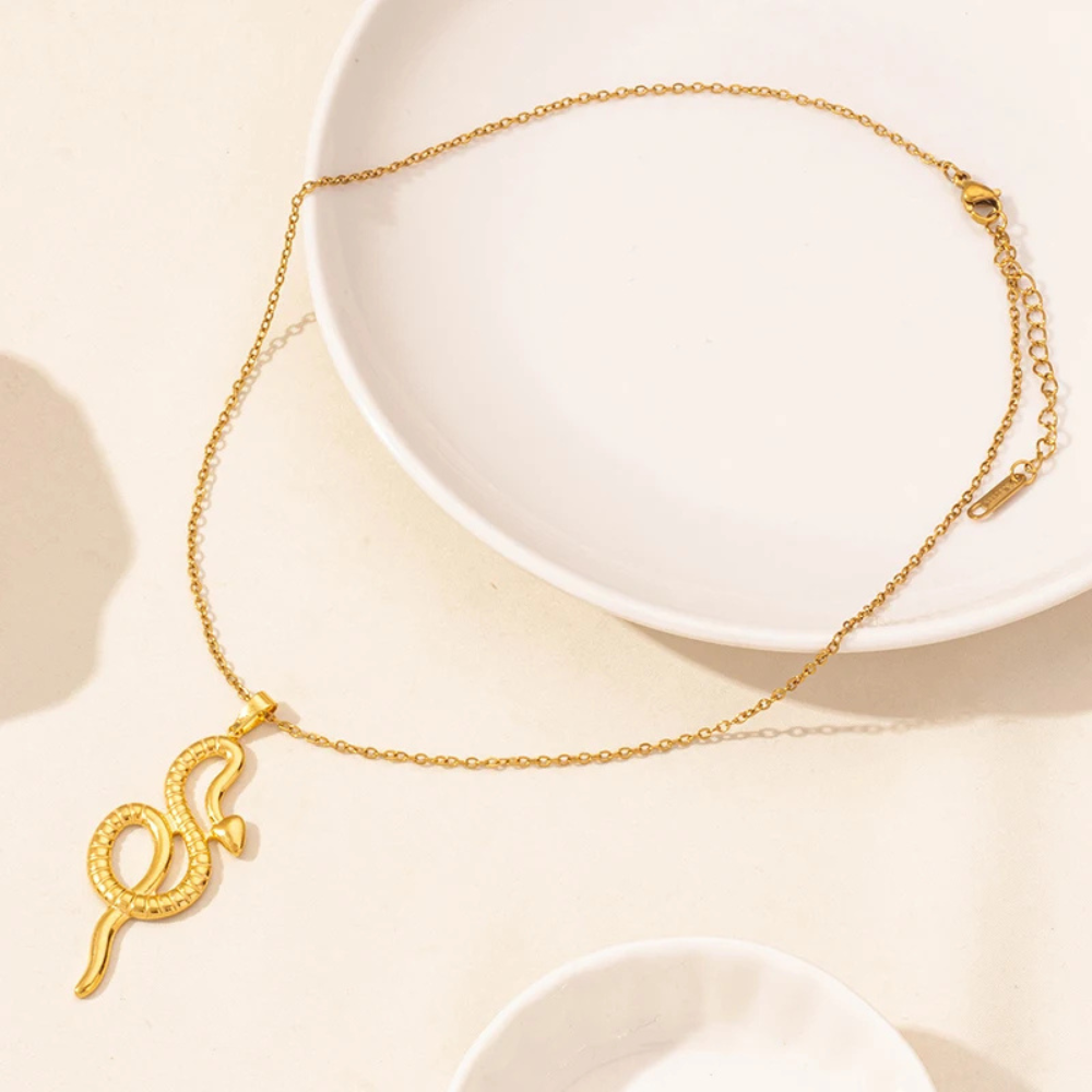 Collier Serpent Enroulé acier doré