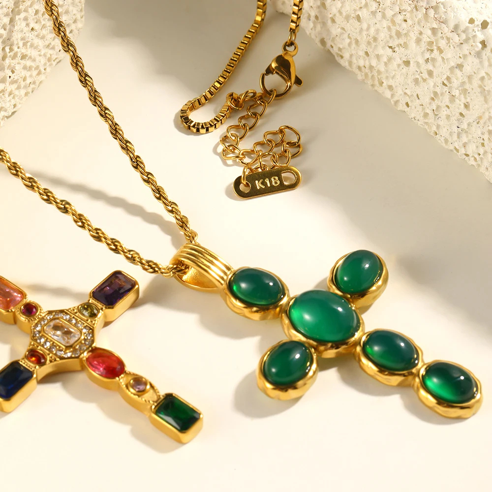 Collier Croix femme pendentif