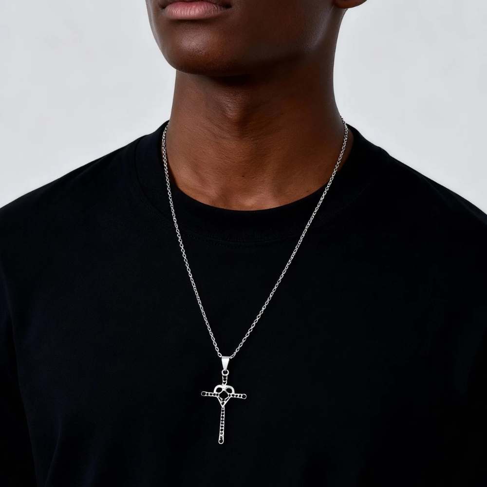 Collier pendentif Croix Acier Homme cristaux noir