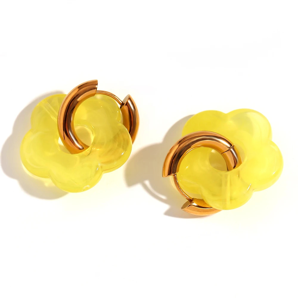 Boucles d'Oreilles Fleur Résine Jaune Clair