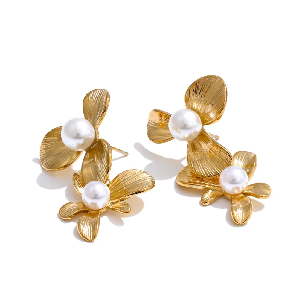 Boucles d'Oreilles Fleur Élégante