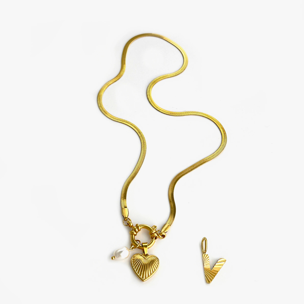 Collier Charms Lettre V