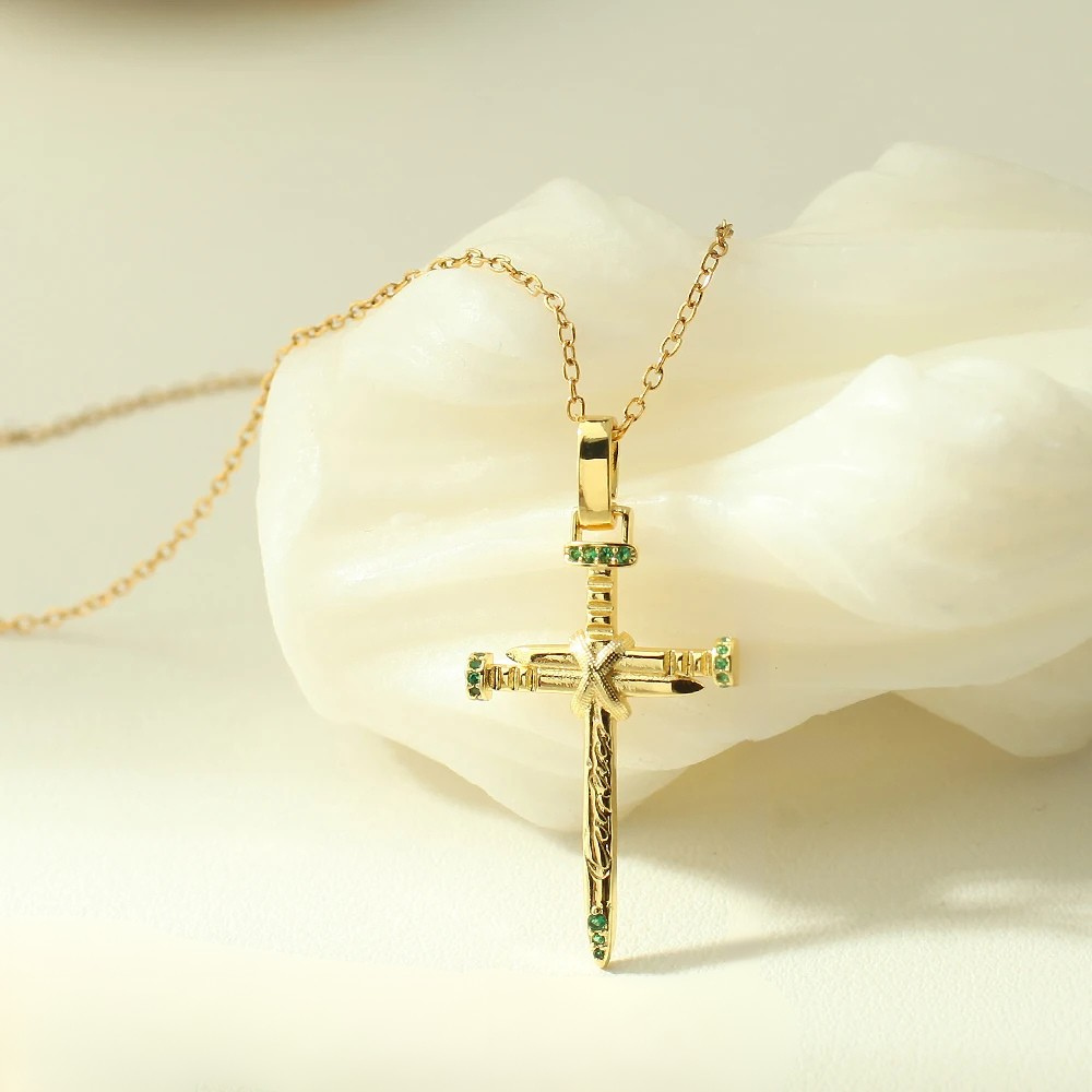 Collier Croix Épée