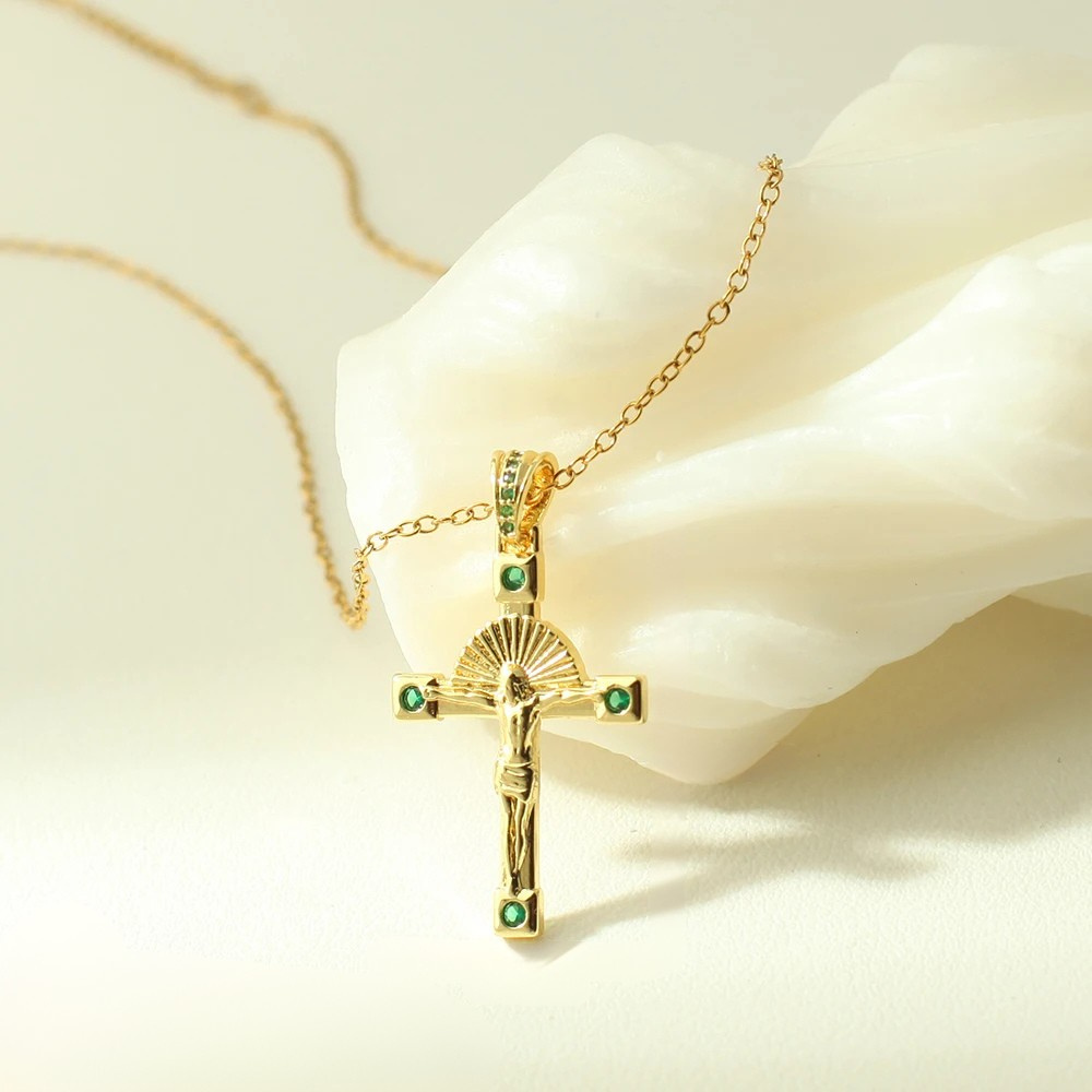 Collier Croix Jesus