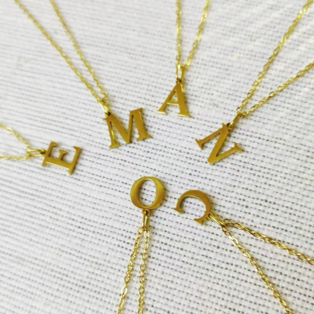Collier Pendentif Lettre V