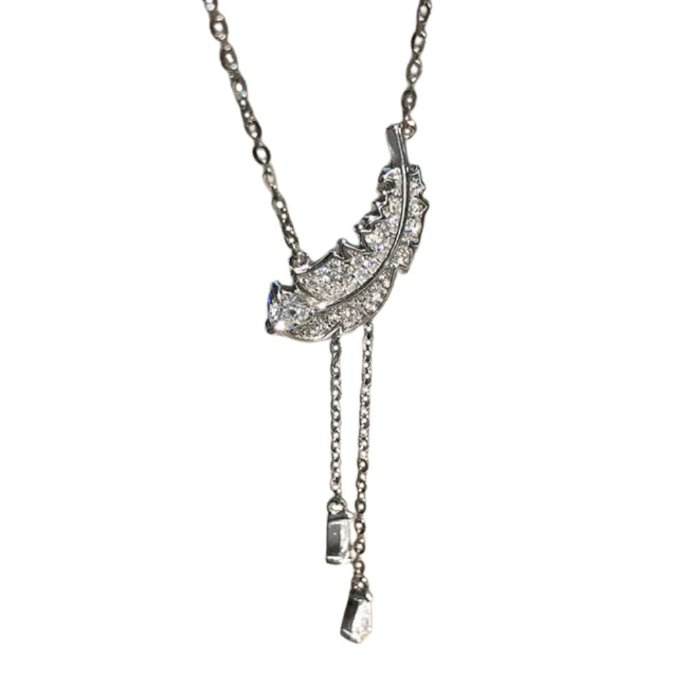 collier plume
