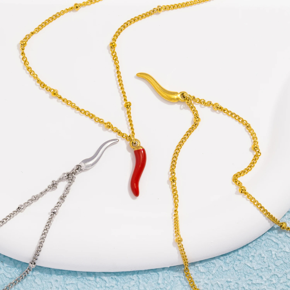 Collier Piment rouge or acier