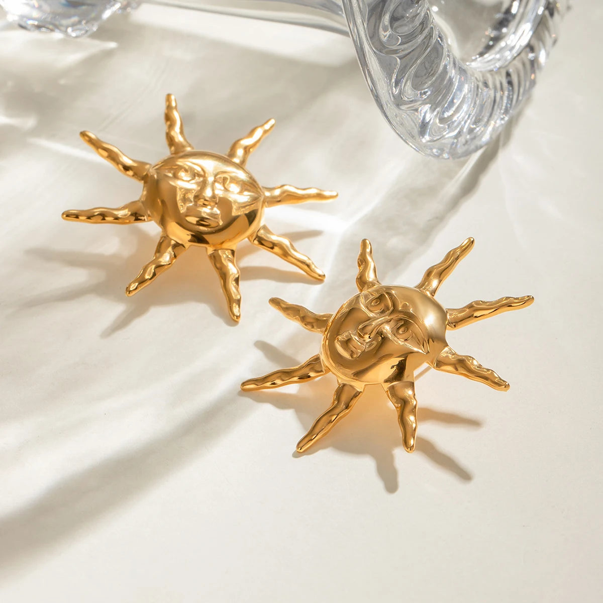 Youthway Vintage Statement 18K Gold PVD Plated Stainless Steel Hammer Pattern Smiling Sun Earrings Anti Allergic Women Jewelry