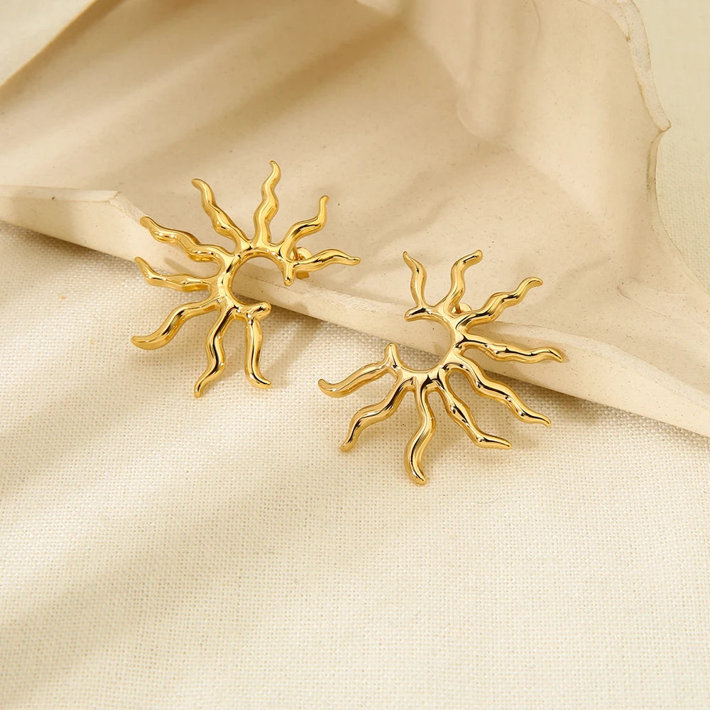 Vintage Jewelry New Arrival Stainless Steel Waterproof Hollow Irregular Sun Shaped Pendant Necklace Studs Earrings for Women