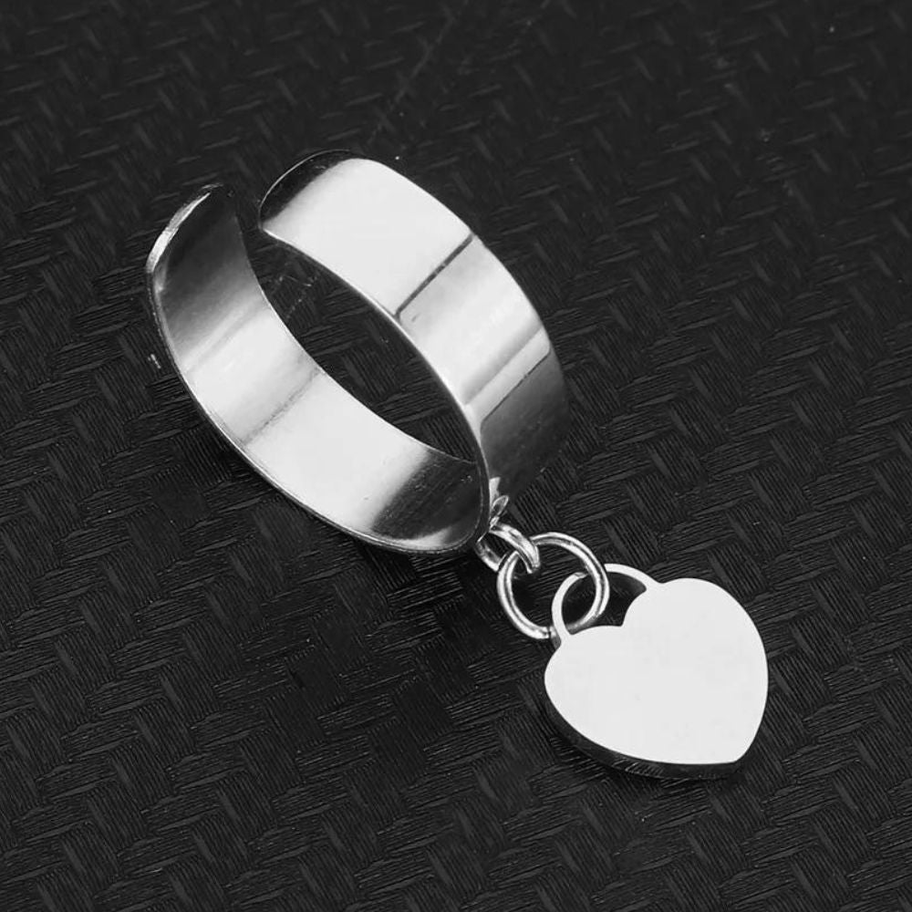 Bague avec Breloque Cœur L'Arène à Bijoux - Main Image