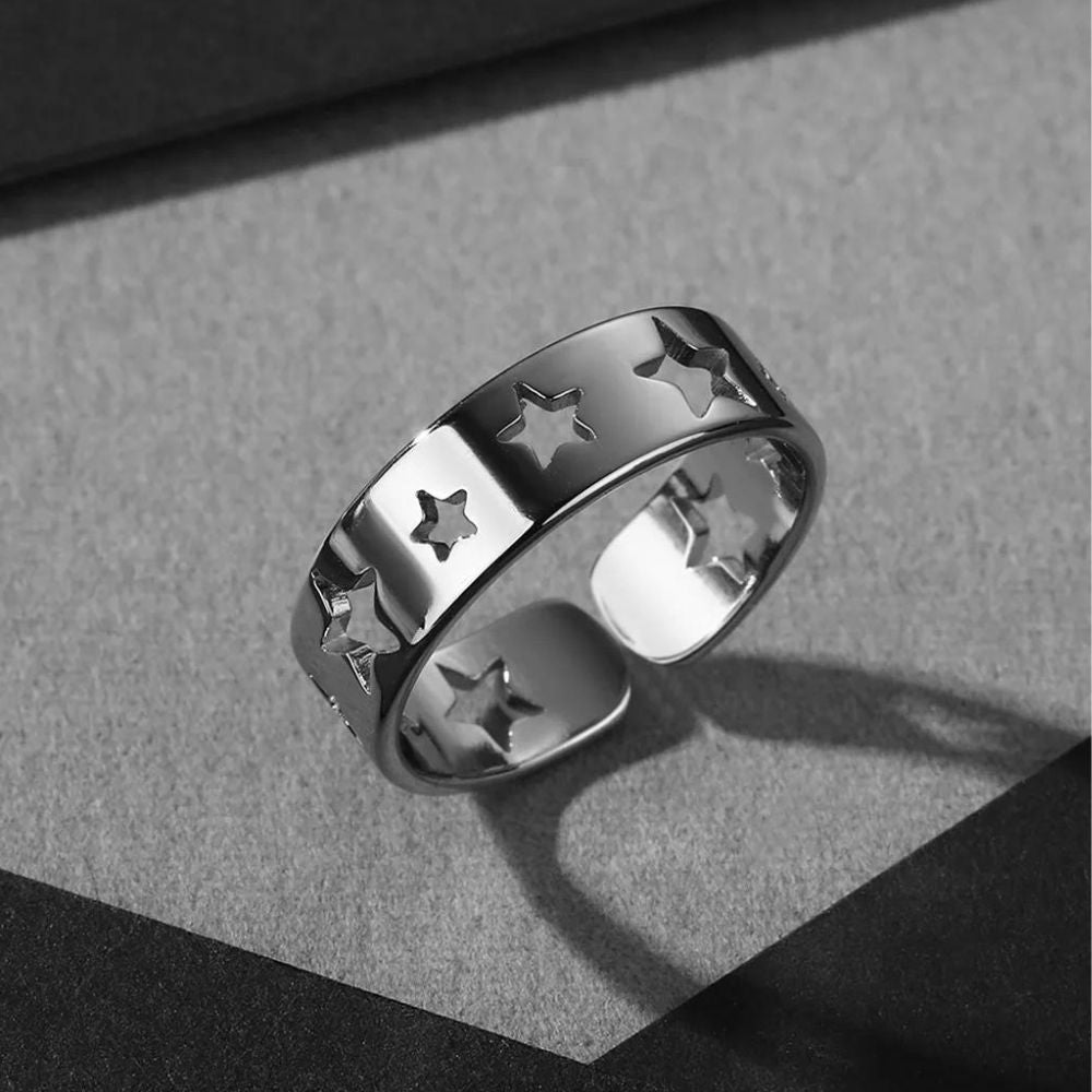 Bague réglable femme acier inoxydable – doré ou argenté – gros bijoux tendance – Madame rêve Bague réglable femme acier inoxydable – doré ou argenté – gros bijoux tendance – Madame rêve