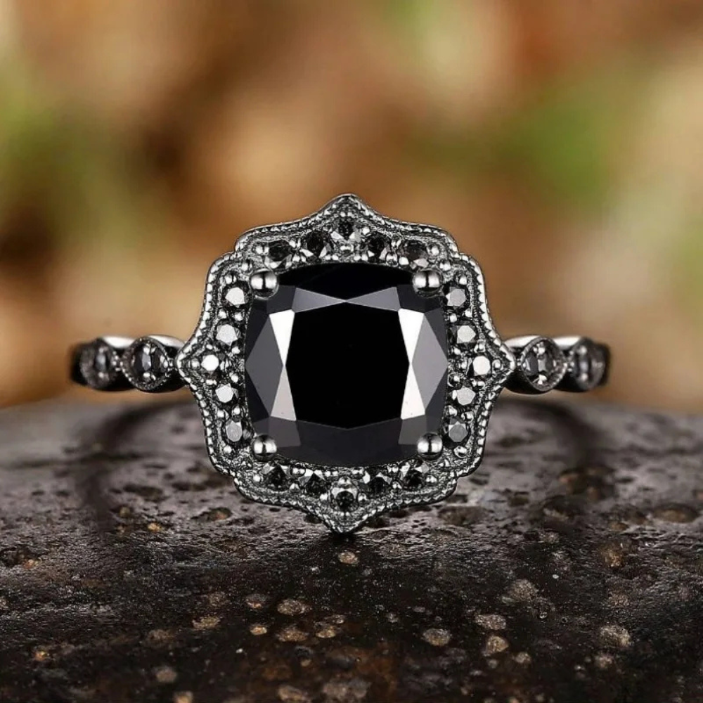 Bague Noire Pierre Carrée acier