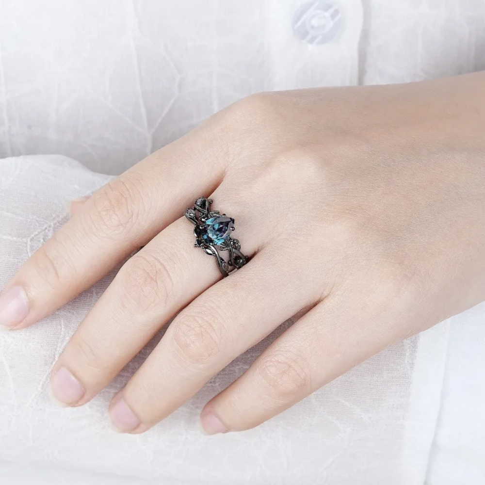 Bague Noire Pierre Bleue femme