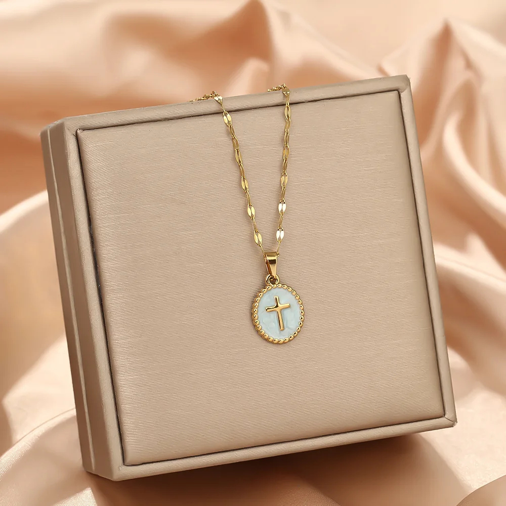 Collier Médaillon Croix bleu