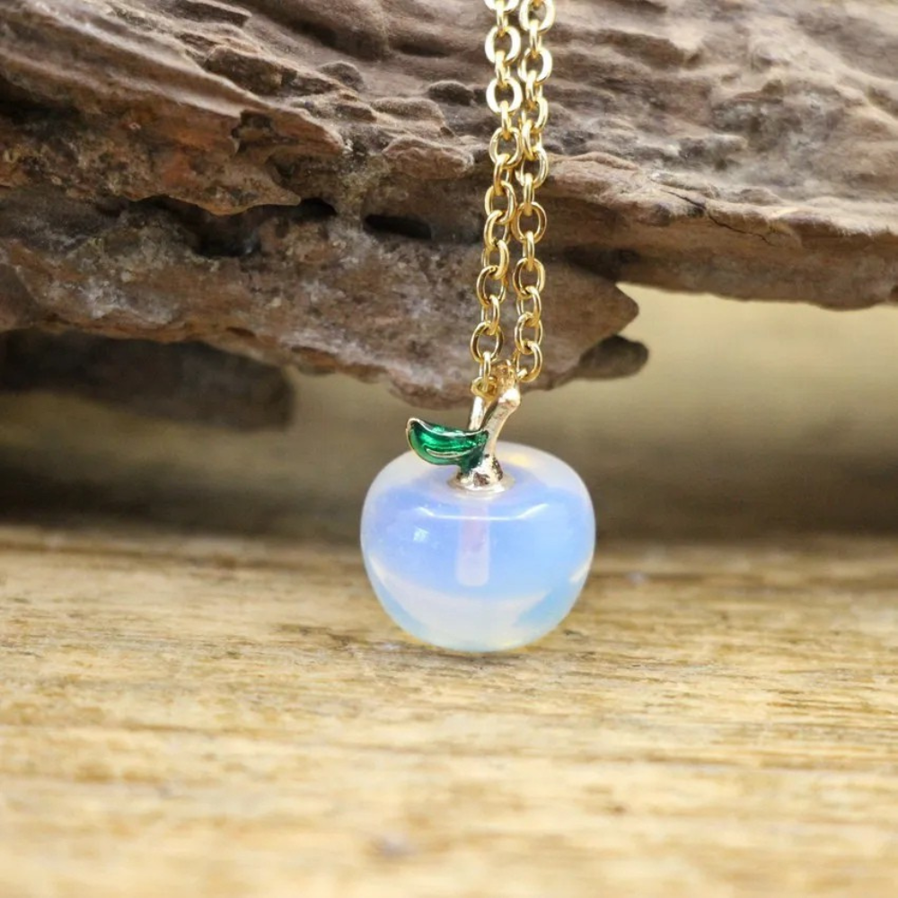 Collier Breloque Pomme bleue