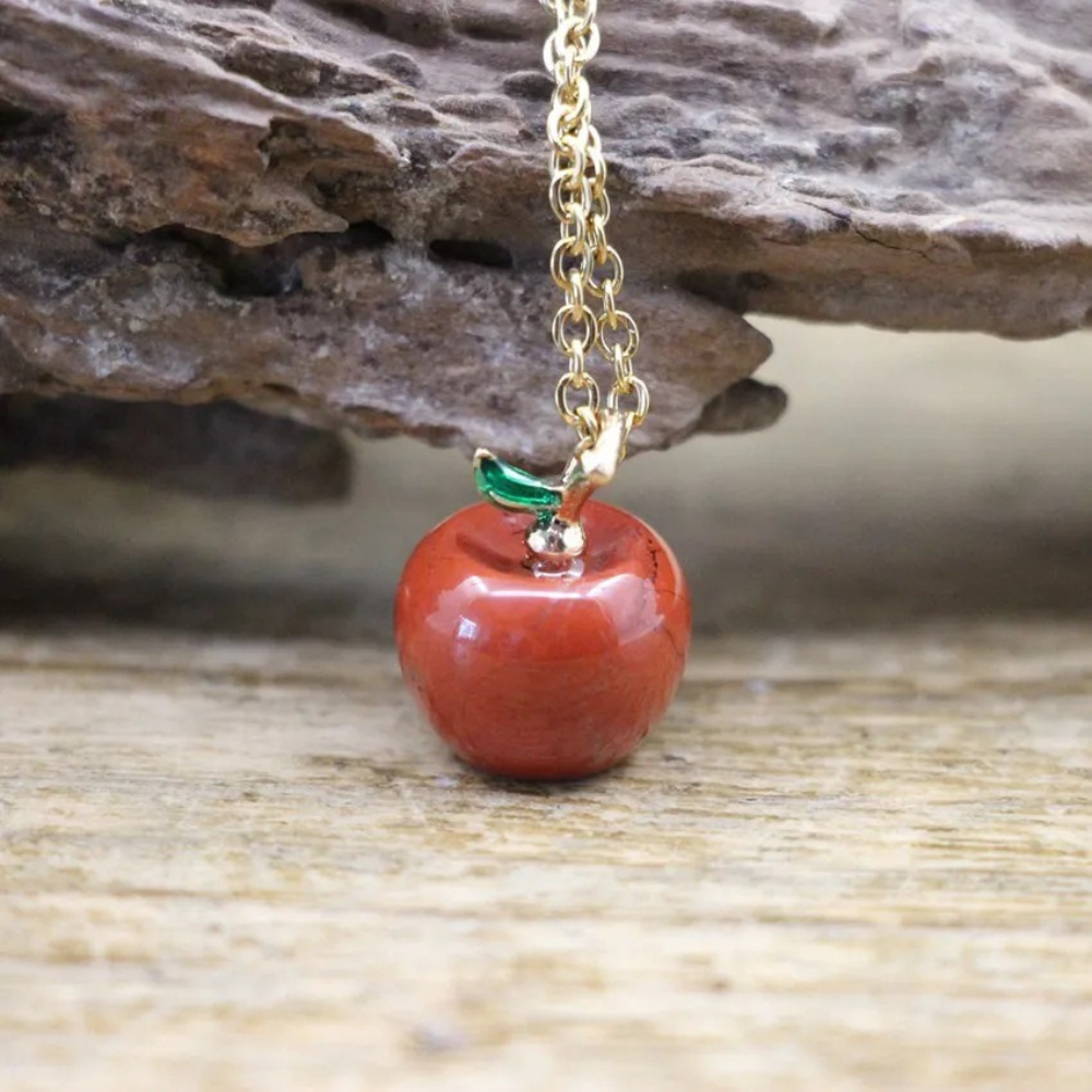 Collier Breloque Pomme rouge