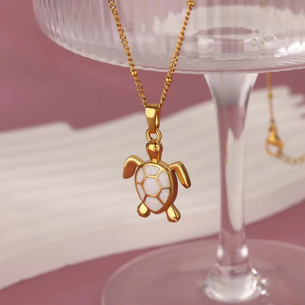 Collier Tortue Doré et blanche
