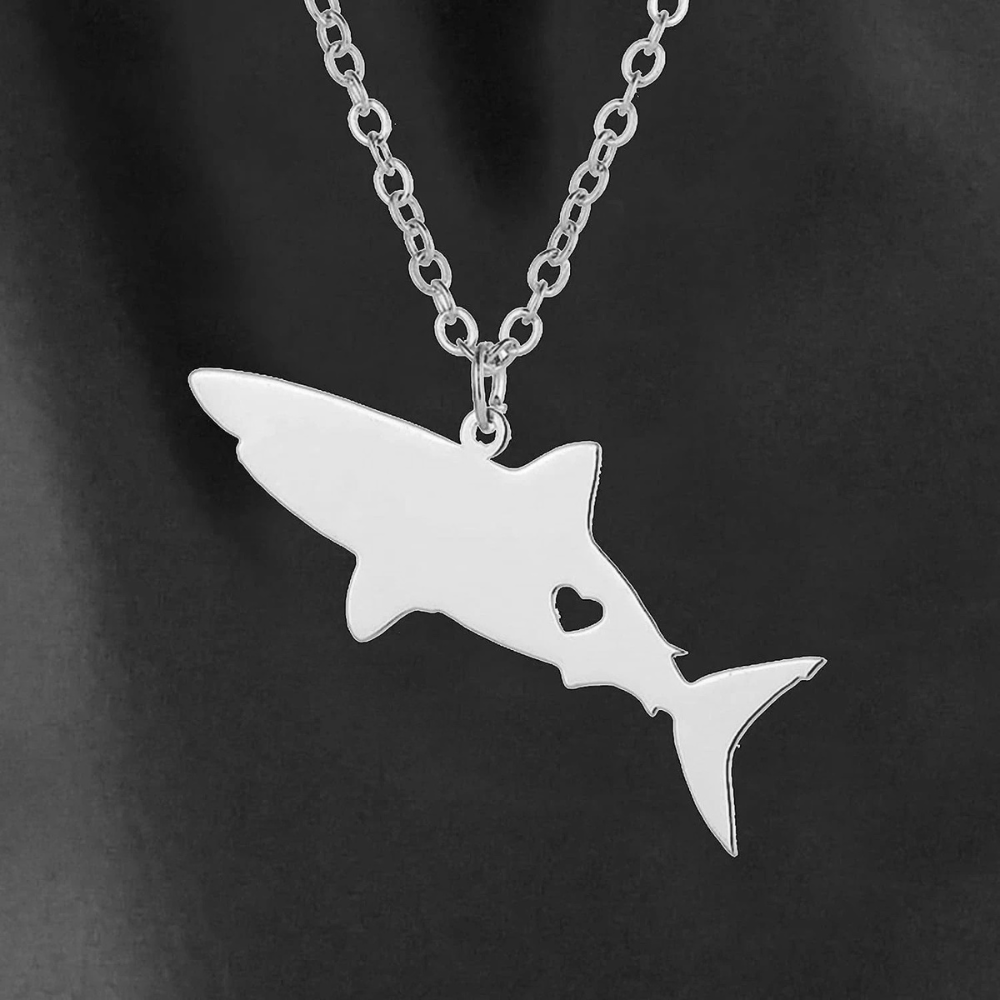 Collier Requin Cœur argenté