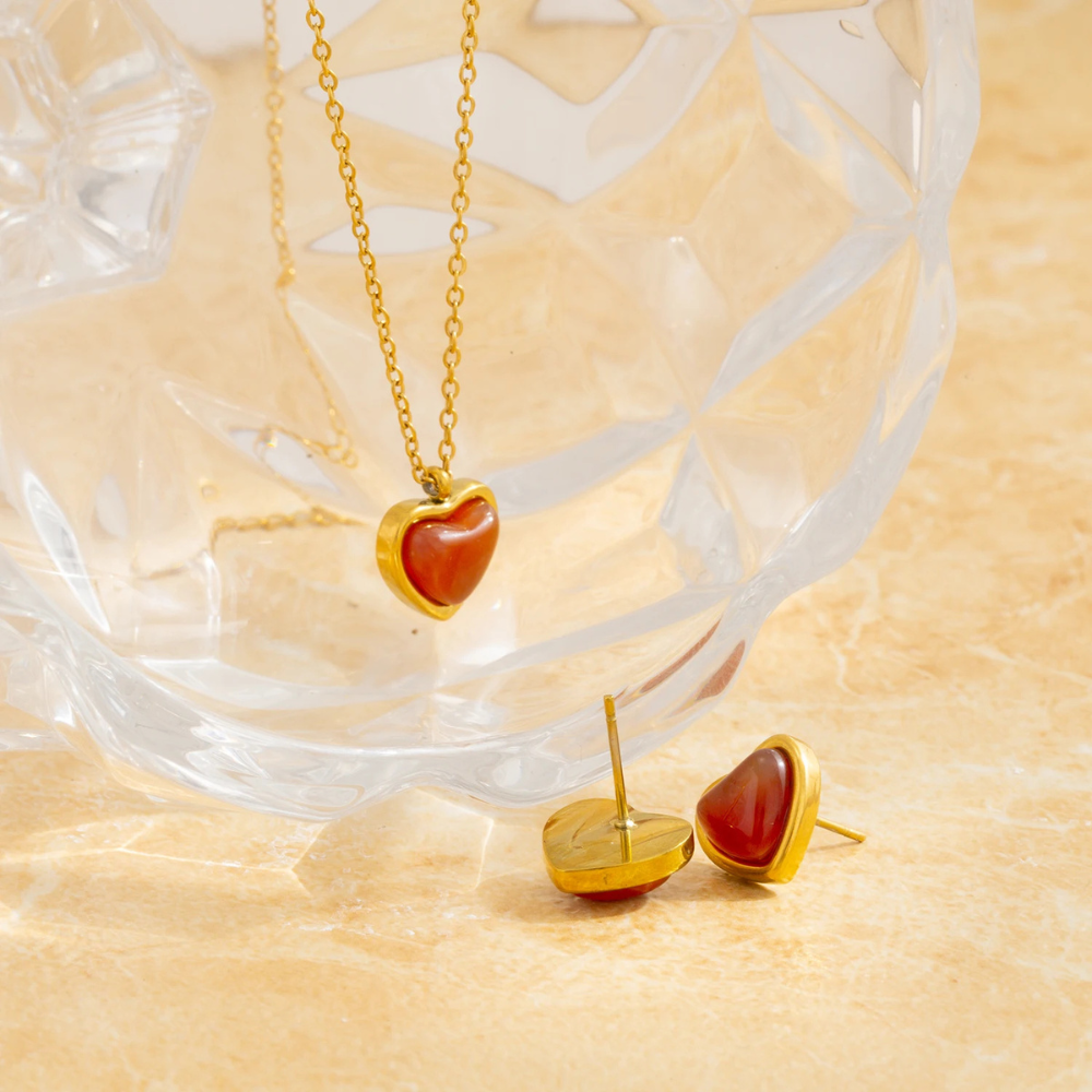 Boucles d'Oreilles Coeur Résine Rouge doré