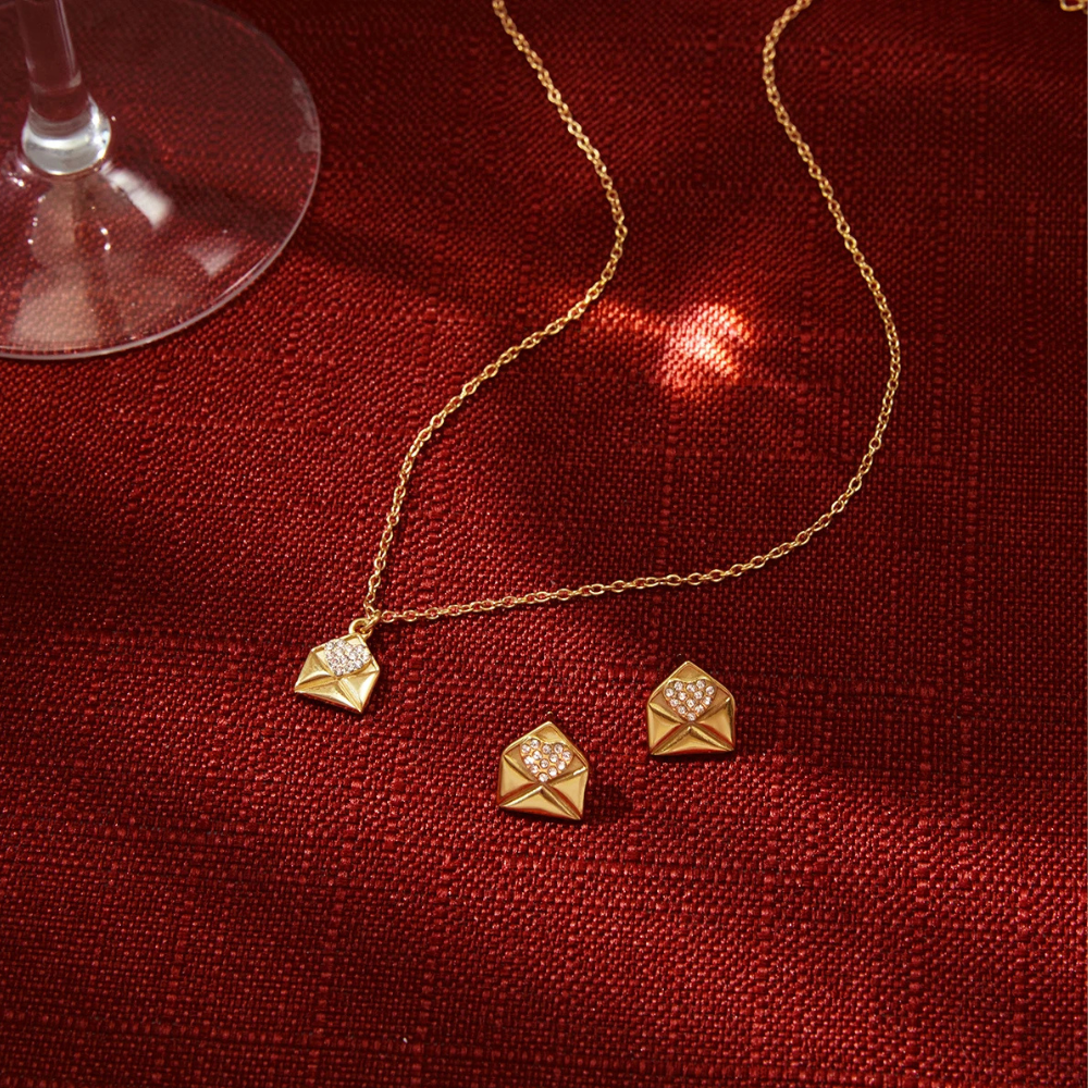 Collier Enveloppe Strass pendentif