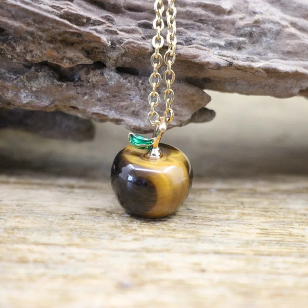 Collier Breloque Pomme marron