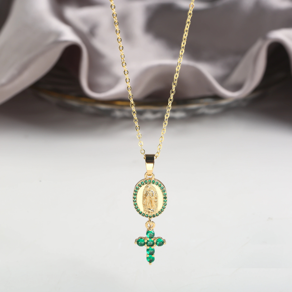 Collier Médaille Vierge et Croix Strass vert