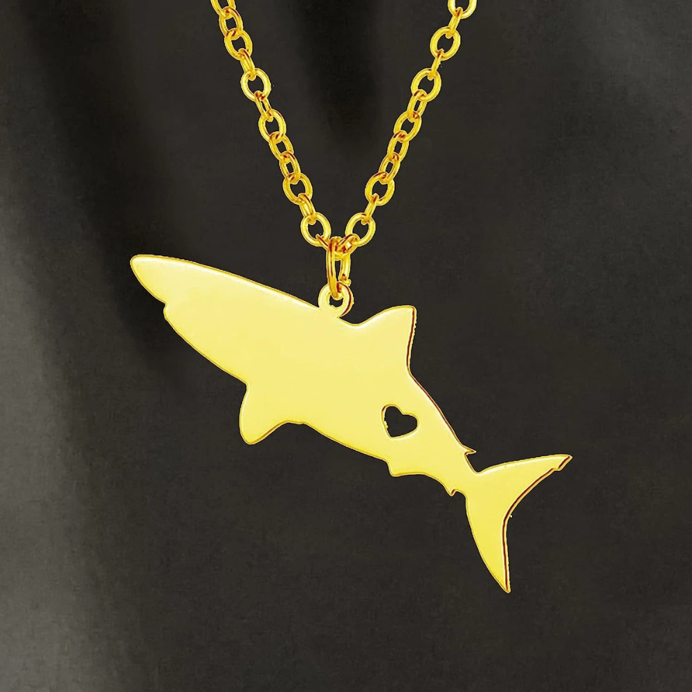 Collier Requin Cœur doré