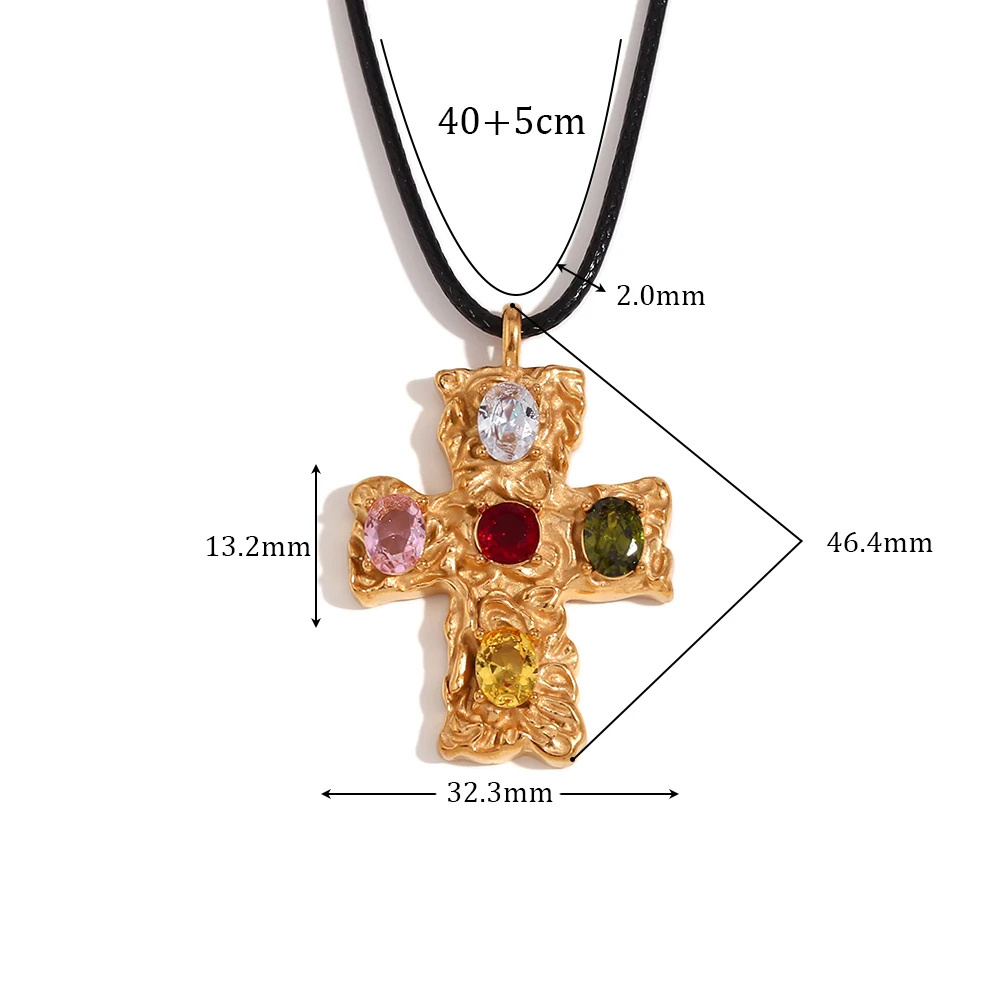 Collier Cordon et Croix Texturée dorée