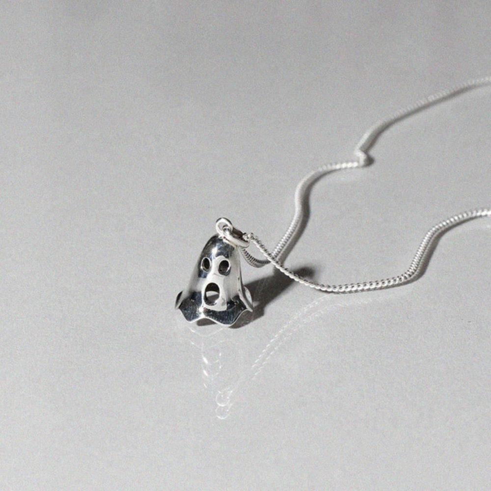 Collier Fantôme Design simple