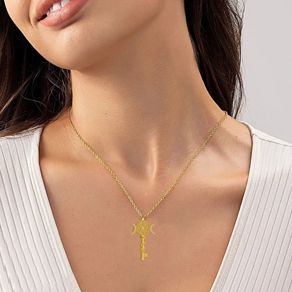 Collier clé mystique serpent