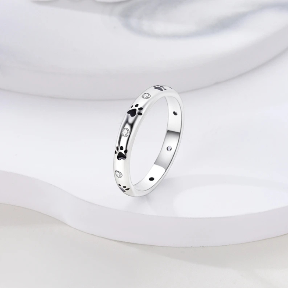 bague patte chien et strass
