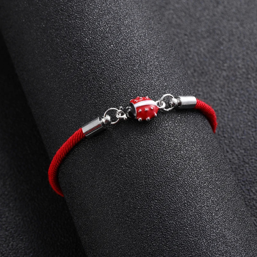 Bracelet Coccinelle Corde Rouge