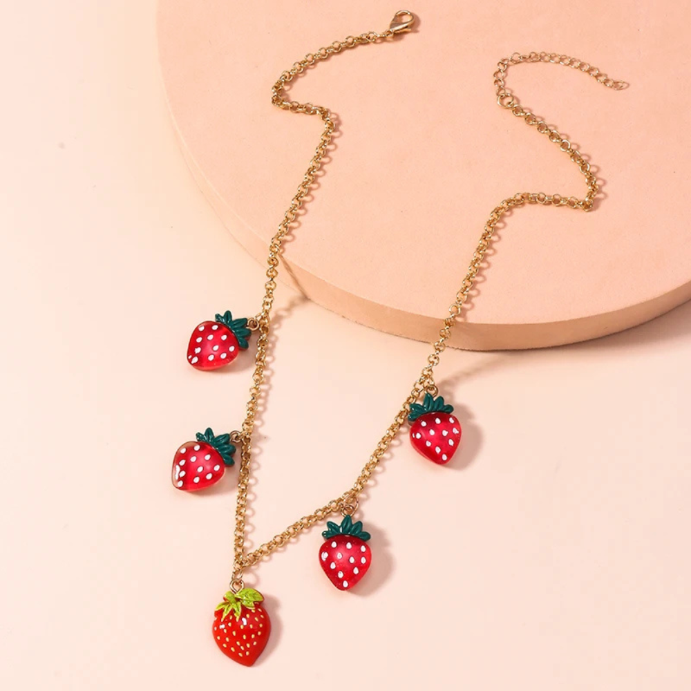 Collier breloque Fraises