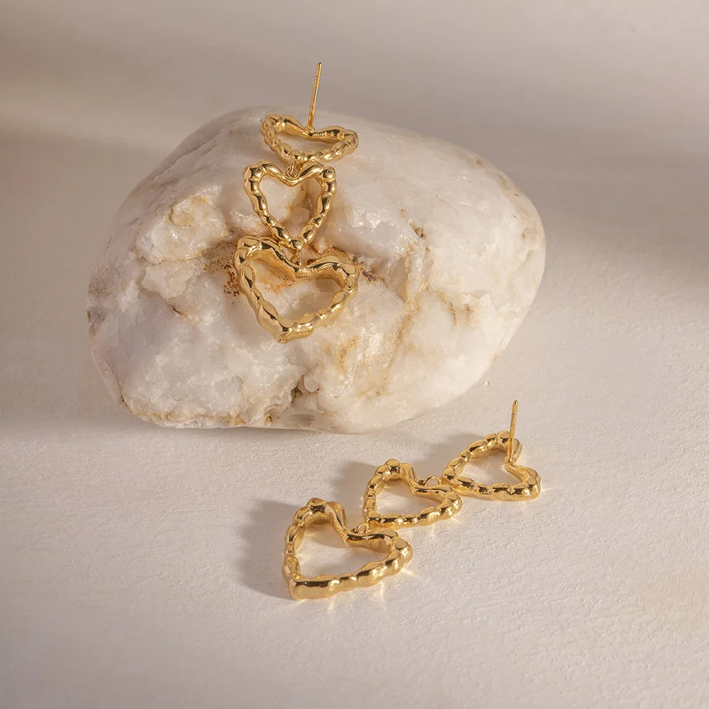 Boucles d'Oreilles Triple Coeurs doré