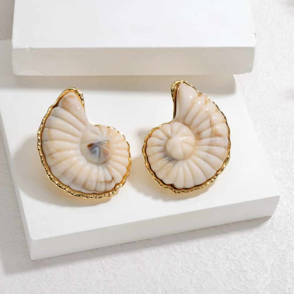 Boucles d'Oreilles Coquillage Ammonite blanches