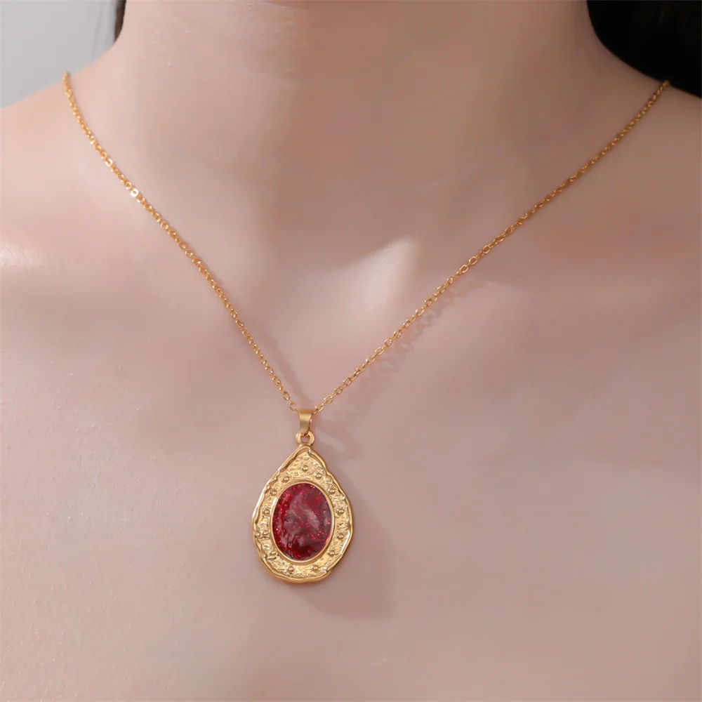 Collier Ovale Vintage Pierre Rouge or