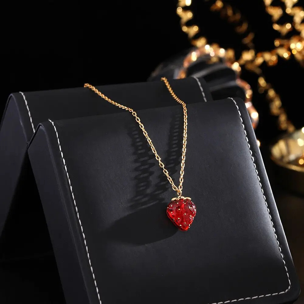 Collier Fraise Femme pendentif