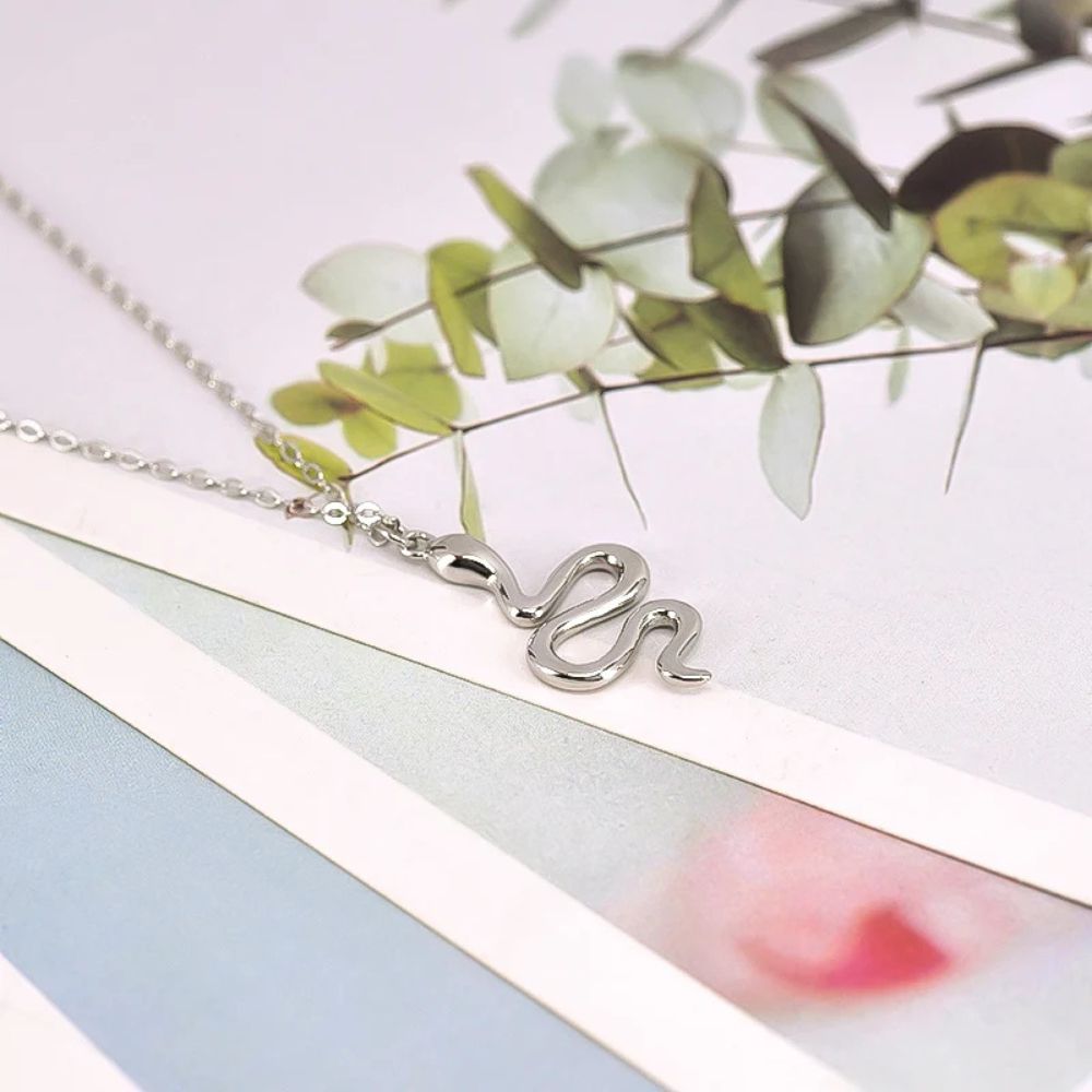 Collier Pendentif Serpent acier