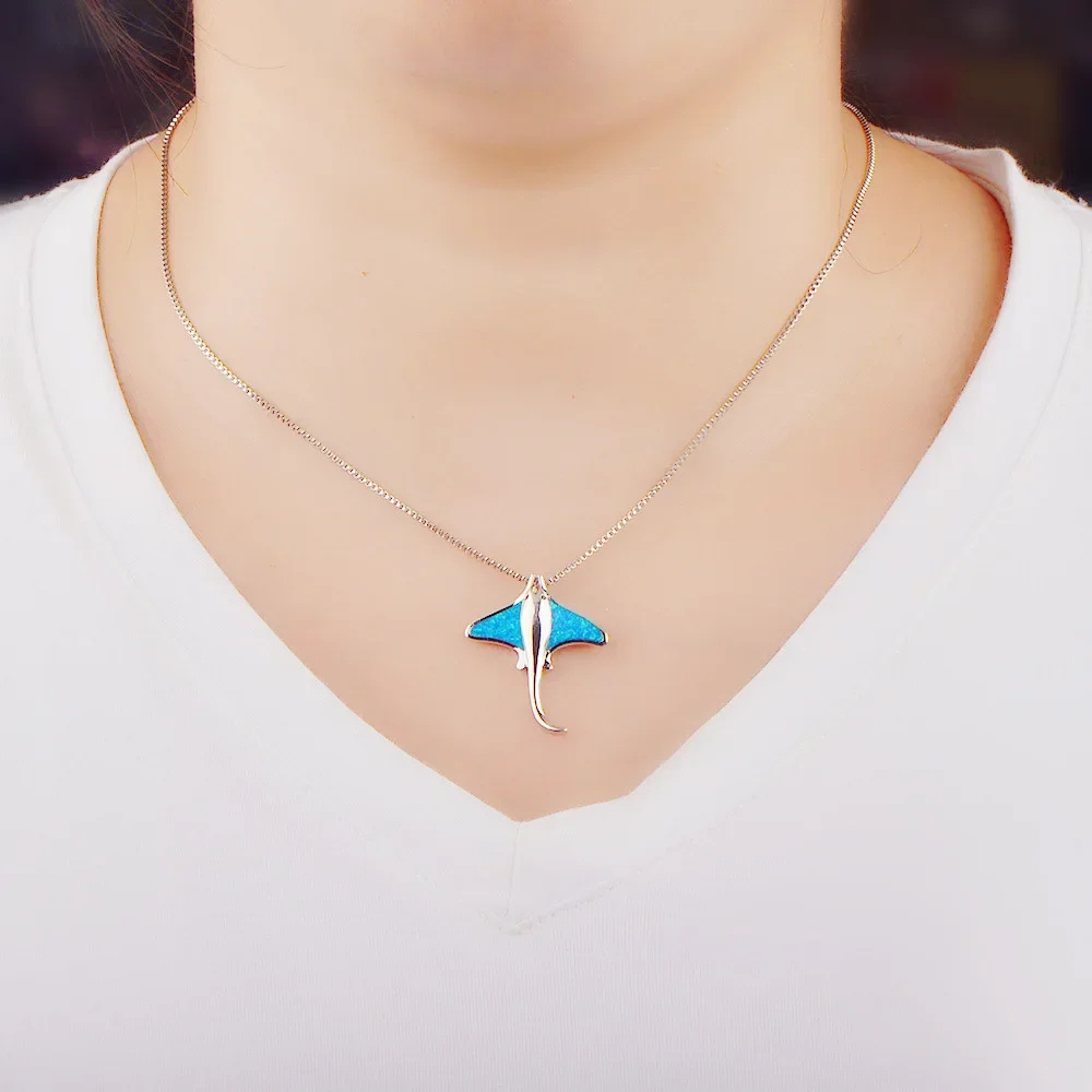 Collier Raie Manta Bleue femme