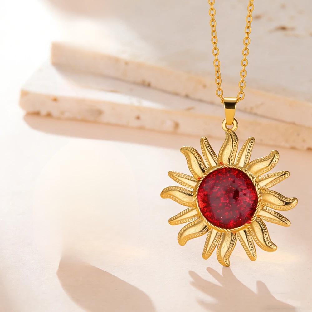 Collier Soleil Pierre Rouge or