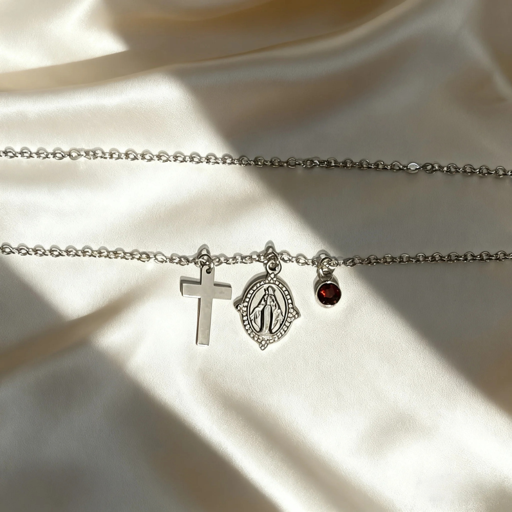 Collier Croix et Vierge avec Diamant acier