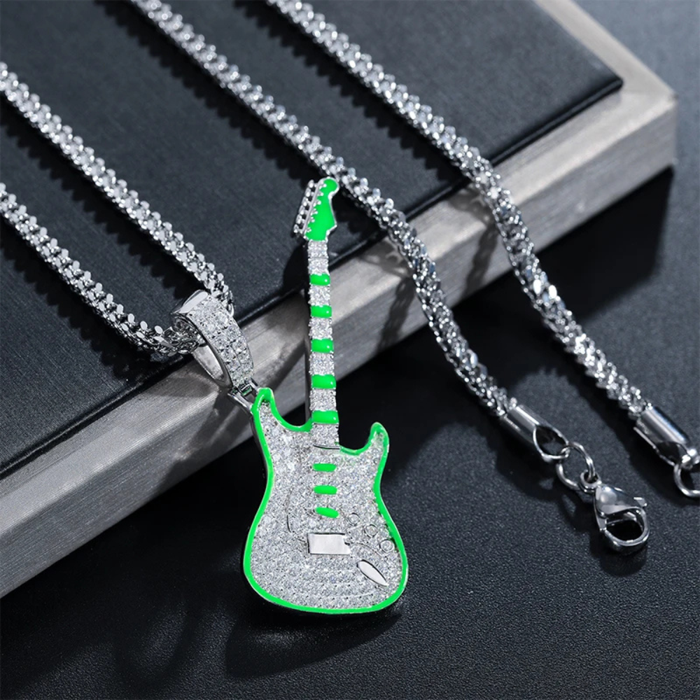 Collier Guitare Fluorescente diamant