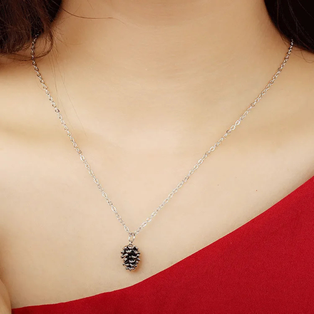 Collier Pomme de Pin pendentif